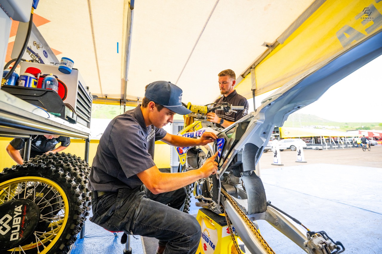 Stainless Steel vs Kevlar vs Hybrid Construction