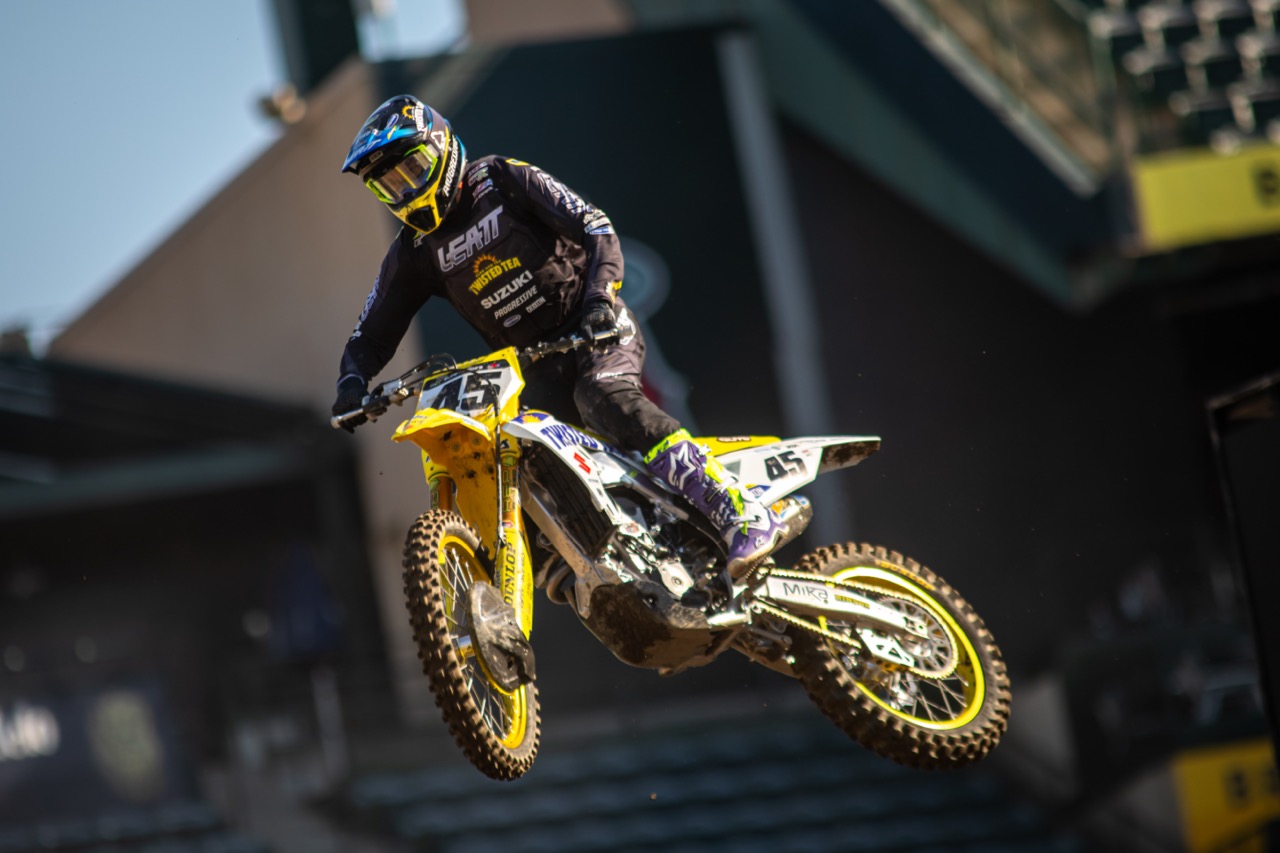 Stainless Steel vs Kevlar vs Hybrid Construction